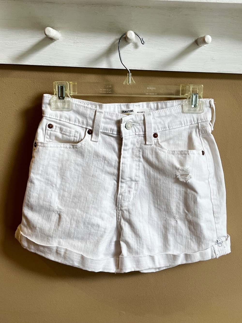 Levi Strauss Signature White Denim High Waisted Mom Shorts - W26